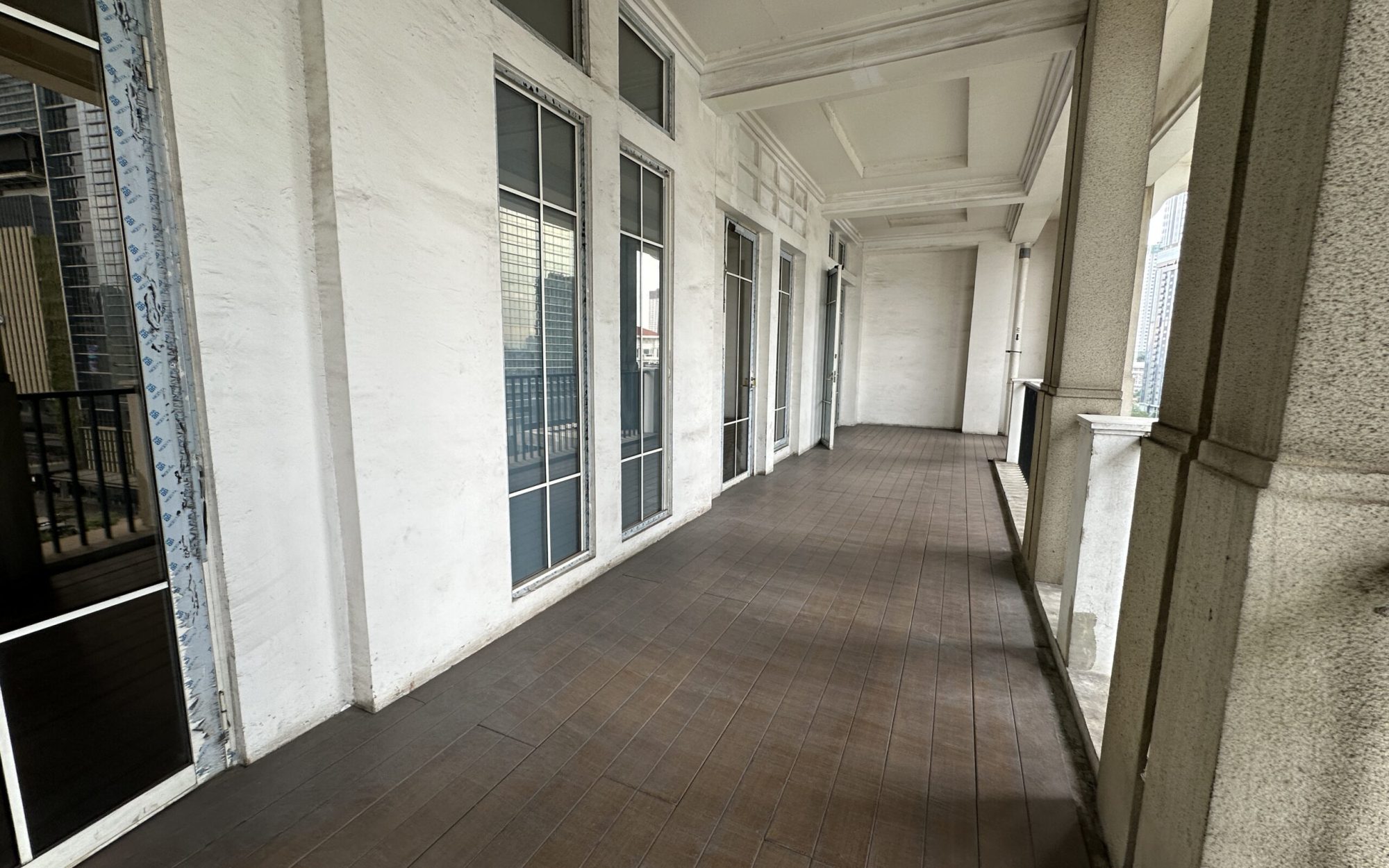9b-balcony
